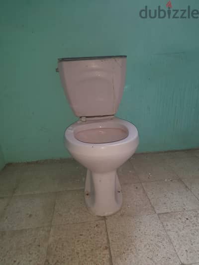 قاعدة حمام مستعملة