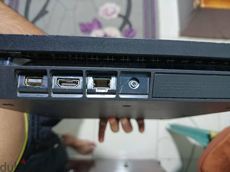 PS4 slim 6