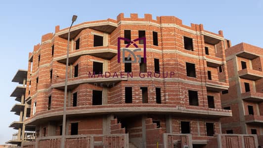 Opportunity in Beit Al-Watan (Complementary) Own your unit in a prime location, with various spaces and flexible payment systems to suit your needs. A strong opportunity for housing and investment, book now and inquire