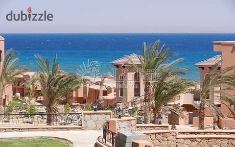 شاليه للبيع مفروش ومجهز بالكامل بالتكييفات بفيو بحر وحمام سباحة | إمباير العين السخنة