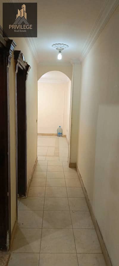 Apartment for rent in Zahraa El Maadi on 50th Street, 150m, 3 rooms and reception, bathroom and kitchen, fifth floor with elevator, prime location