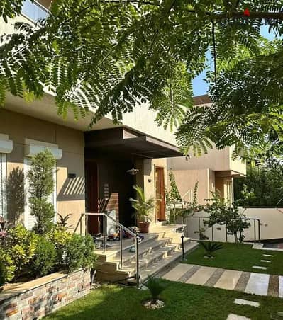 The lowest price for a large villa, immediate delivery, next to Palm Hills