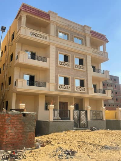 ارض للبيع _ ناصية صريحه  _تالت نمره من المحور _ الحى التامن  _ بيت الوطن _ التجمع الخامس