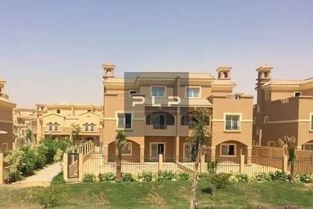 بتشطيب سوبر لوكس فيلا مستقله استلام فوري للبيع جاهزه علي السكن في كمبوند لاروز التجمع الخامس