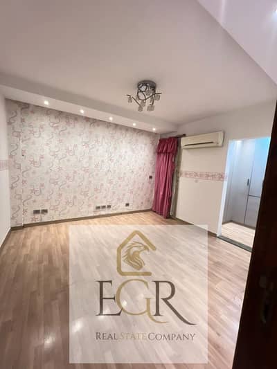 Apartment for rent legally without furniture, with kitchen and air conditioners, Al-Rehab 1, ground floor with garden 180m, private garden 50 m²