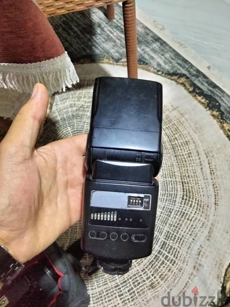 canon D 1200 3