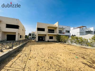من النوادر اميز وافخم فيلا توين هاوس 448 متر للبيع في مدينتي نموذج J مودرن فيو جاردن وشارع