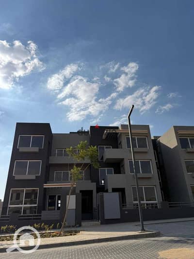 فرصة استثمارية | عمارة سكنية كاملة للبيع داخل كمبوند سكني راقي، التوسعات الشمالية، 6 أكتوبر | خصم كاش 19%