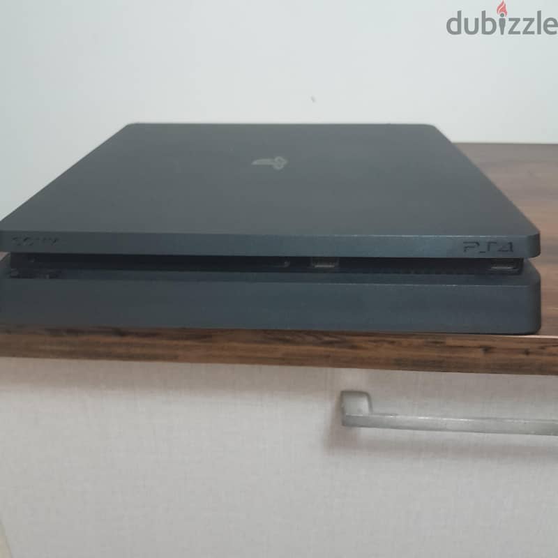 PlayStation 4slim 1Tb 2