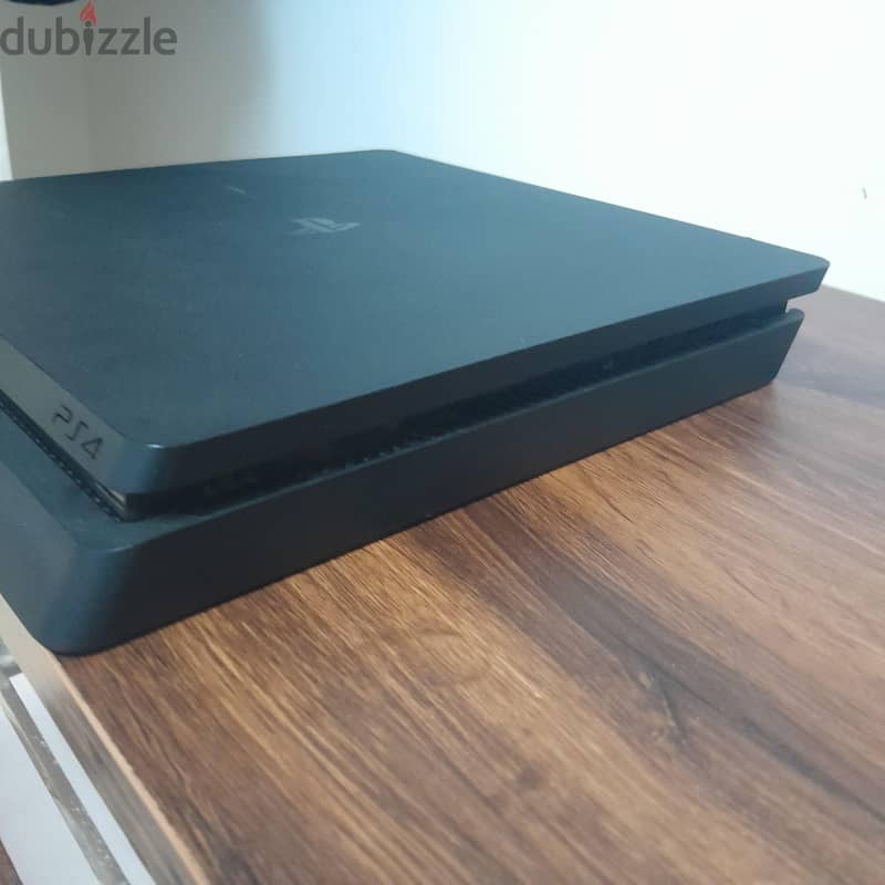PlayStation 4slim 1Tb 3