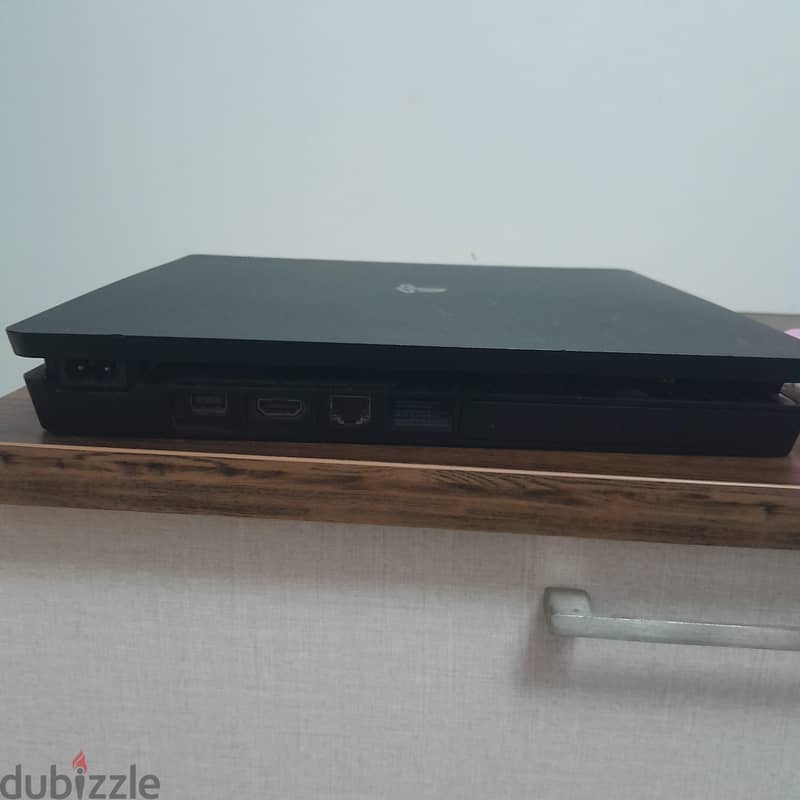 PlayStation 4slim 1Tb 4