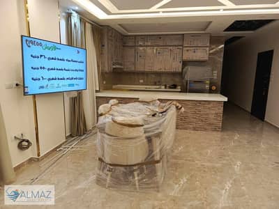 شقه مفروشه 200 متر للايجار في ارابيلا بلازا مقابل مول ارابيلا في التجمع الخامس يتميز بقربه الشديد من الطريق الدائري وشارع التسعين والجامعة الأمريكية.