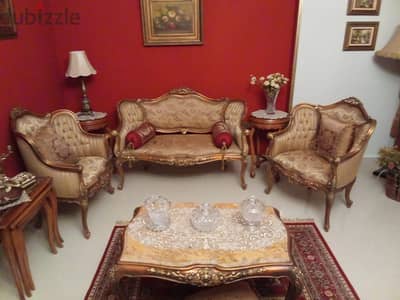 صالون فرنساوي كنبه واثنين فوتيه وترابيه  رخام