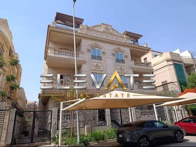 شقه مميزه ف جنوب الاكاديميه تشطيب مميز تلت غرف بمساحه خياليه