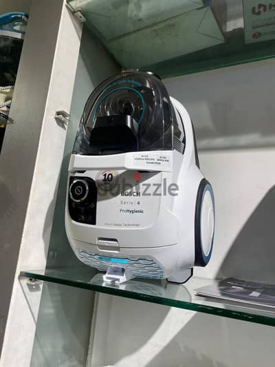Bosch Serie 4 Bagless Vacuum Cleaner BGS21WHYG – Brand New