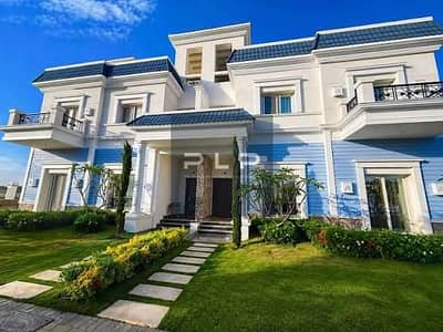 تاون هاوس كورنر استلام فوري بأقل سعر في السوق في كمبوند ماونتن فيو هايد باركMountain View Hyde Park