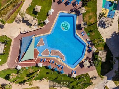 اخر شقه استلم فوري متشطبه بجوار AUC بشارع التسعين باطلاله مميزه 90AVENU- NEW CAIRO
