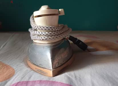 مكواة عادية ماركة ناشيونال