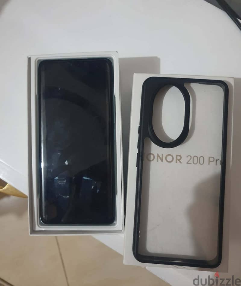 Honor 200 Pro 1