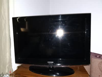 شاشه سامسونج LCD ٣٢ بوصة تالفة لا تعمل شاشه سامسونج LCD ٣٢ بوصة تالفة لا تعمل