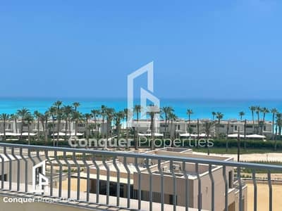 فيلا فاخرة جداً للبيع في مراسي باي فيو بحر كامل