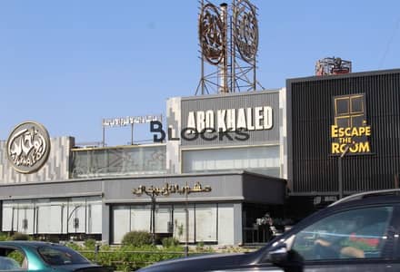 محل بموقع مميز للإيجار في بيفرلي هيلز - الشيخ زايد