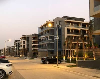شقة جاهزة للاستلام مع مكان جراج سيارة للبيع في باتيو أورو. Patio Oro