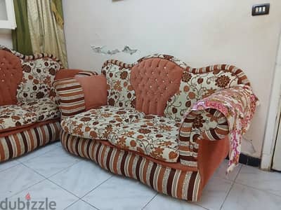 انتريه  اربع قطع اتنين كرسي واتنين انتريه حالتهم ممتازه