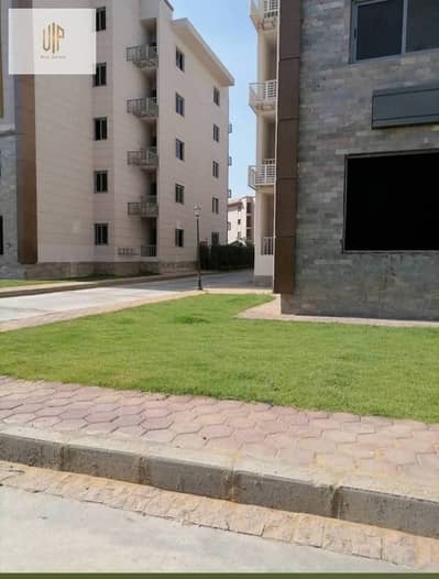 شقه  للبيع في التجمع الخامس في كمبوند المصراويه علي التسعين الجنوبي مباشر تشطيب سوبر لوكس  فيو مفتوح علي التسعين