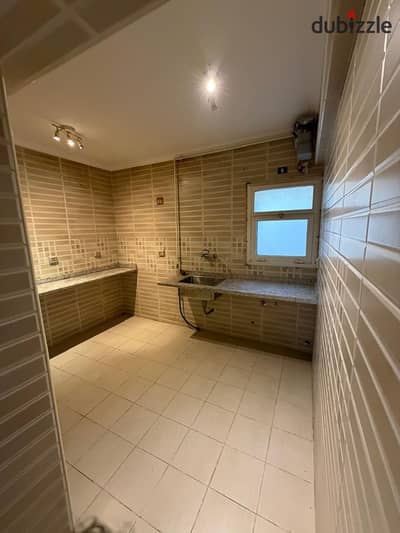 Apartment for sale in Al Rehab, 131 sq m, prime location near services, super lux finishing.