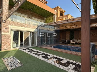 فيلا استاندالون للبيع ريسيل اقل من سعر السوق استلام فوري جاهزة علي السكن في كمبوند قطامية جاردنز التجمع الخامس فيو مباشر علي لاند سكيب
