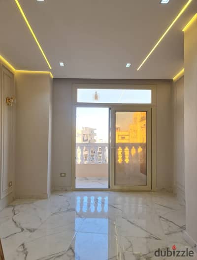 شقة ايجار في جاردينيا هايتس 1 ، أول سكن ، الترا سوبر لوكس ، على الشارع الرئيسي وغير مجروحه