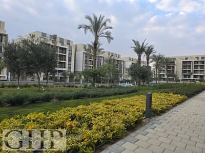 شقة بجاردن متشطبة بالكامل بالتكييفات والمطبخ للبيع فيفث سكوير المراسم – التجمع الخامس Fifth Square - Al Marasem