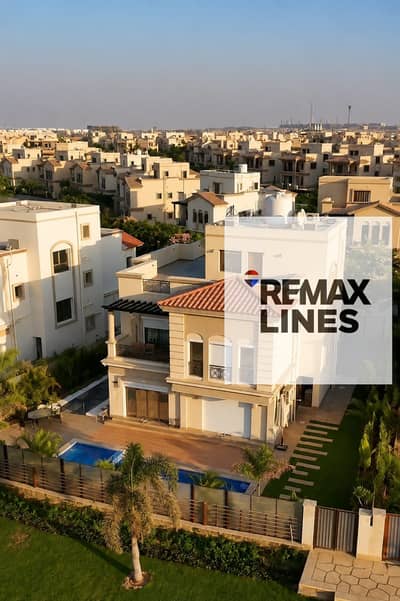 فيلا b3 لقطه للبيع في مجموعه 24   فيلا  stand alone .  wide garden view تشطيب super luxury الفورسيزون بمدينتي