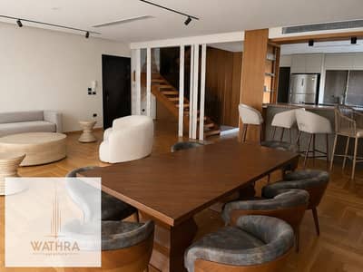 بنتهاوس للايجار بحمام سباحة مفروش بالكامل في lake view Residence