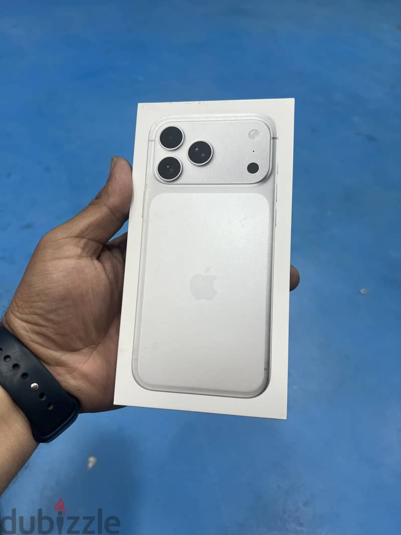 Apple - iPhone 17 Pro Max 1
