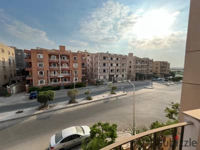 شقة لقطة للبيع في الحي التاسع العبور