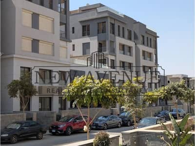 للبيع دوبلكس أرضي  متشطب بالكامل استلام فوري في  تريو جاردنز القاهرة الجديدة Trio Gardens New Cairo