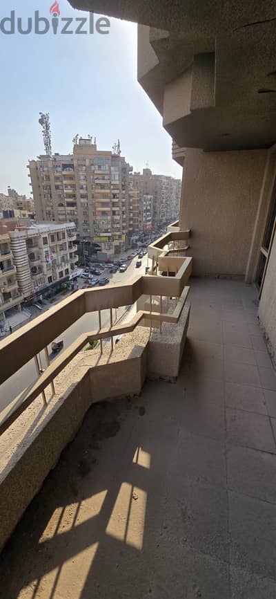 شقة بشارع 9 الرئيسي - المقطم - موقع متميز