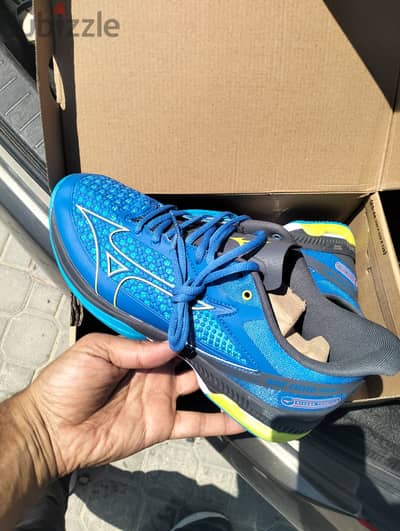 mizuno shoes size 45 for tennis and padel حذاء ميزونو تنس او بادل