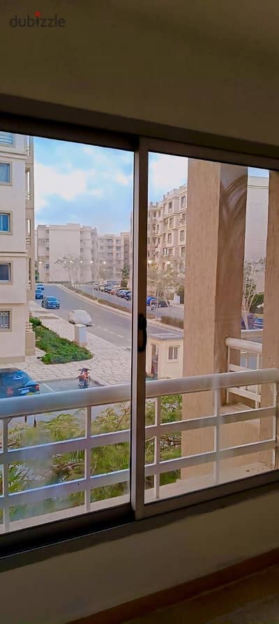 شقه للايجار بمدينتي 2غرفه 2حمام خطوات للخدمات افضل مراحل مدينتي