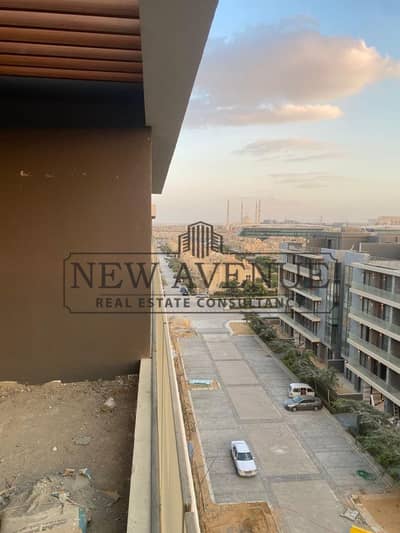 بنتهاوس للبيع فى كمبوند باتيو اورو El Patio Oro ٣/٤ متشطب لوكيشن مميز يطل على مسطحات خضراء