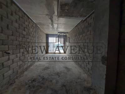 عياده للإيجار ٥٦ م في ميفيدا  القاهرة الجديدة بإطلالة مباشرة على البلازا