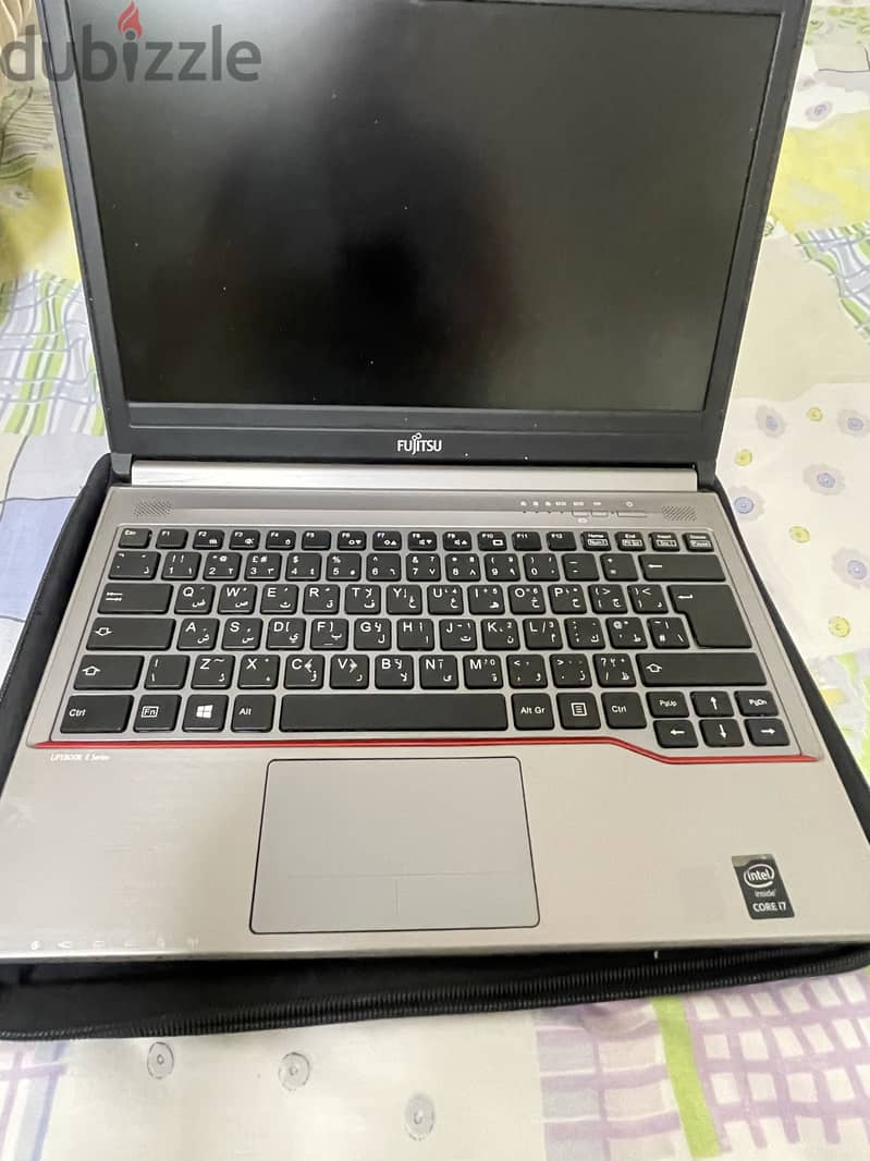 Fujitsu LIFEBOOK E734 - made in japan 1