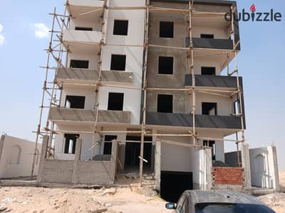 In North Rehab, New Cairo, minutes from the Suez Road, own a 163m² apartment with a K-shaped facade, currently under construction. Delivery in 18 mont