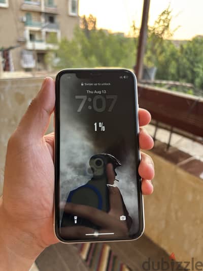 iPhone 11 - 64GB - بحالة جيدة جداً للبيع