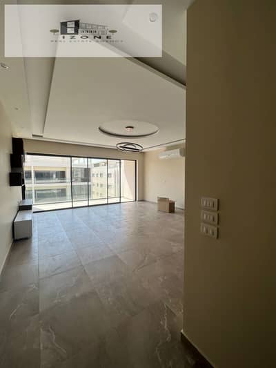 شقة ايجار نصف مفروش في ليك فيو ريزيدنس Lake View Residence القاهرة الجديدة New Cairo 144 متر 2 غرفة نوم 2 حمام مطبخ وتكييفات