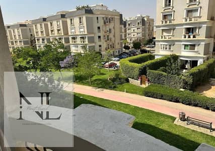 آي فيلا رووف للبيع في قلب التجمع الخامس في كمبوند ماونتن فيو هايد بارك، 3 غرف نوم، 300 متر + رووف 75 متر، نصف تشطيب