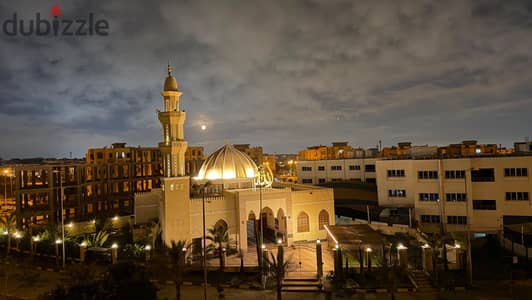 شقة للبيع في كمبوند البستان – التجمع الأول   فرصة مميزة للسكن والاستثمار في موقع ممتاز   الموقع: أمام جاردن 8 مباشرة، بجوار بوابة 6 الرحاب   المساحة: 86 متر صافي  