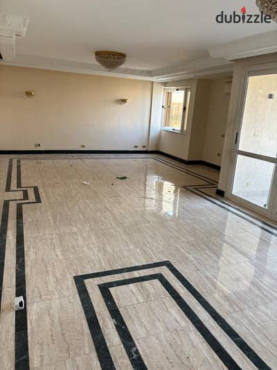 Apartment for rent in Al Rehab City. Rent 3 Ac's and a kitchen. Prime location with double garden and street views.